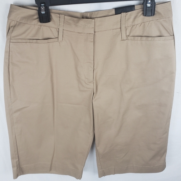 NWT George Women's Khaki Bernuda Shorts Sz 12 - Picture 2 of 8